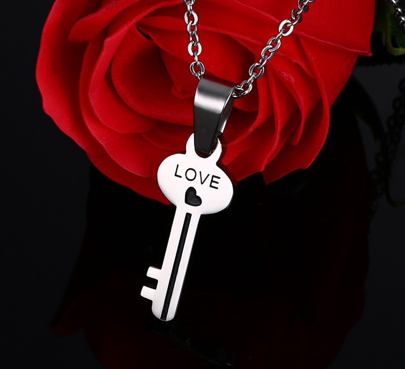 Titanium steel jewelry heart-shaped key necklace for men and women